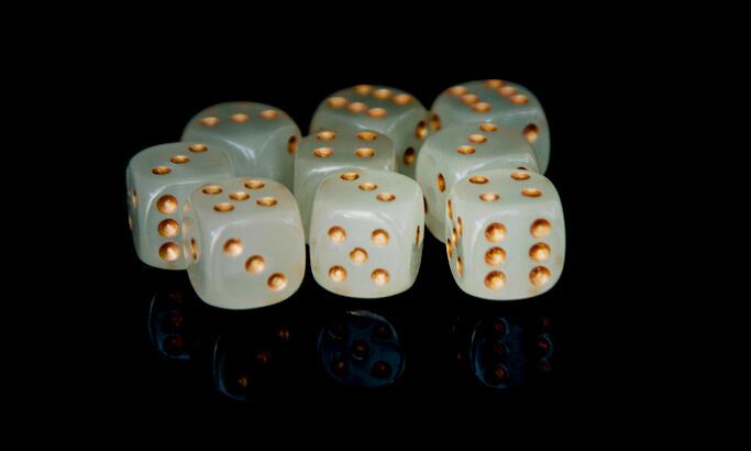 Glow In The Dark Dice - No.7